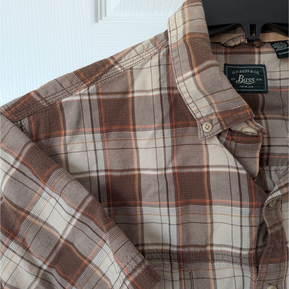 GH Bass Mens Shirt XL Brown Short Sleeve Button Up Collared Pocket Plaid Casual